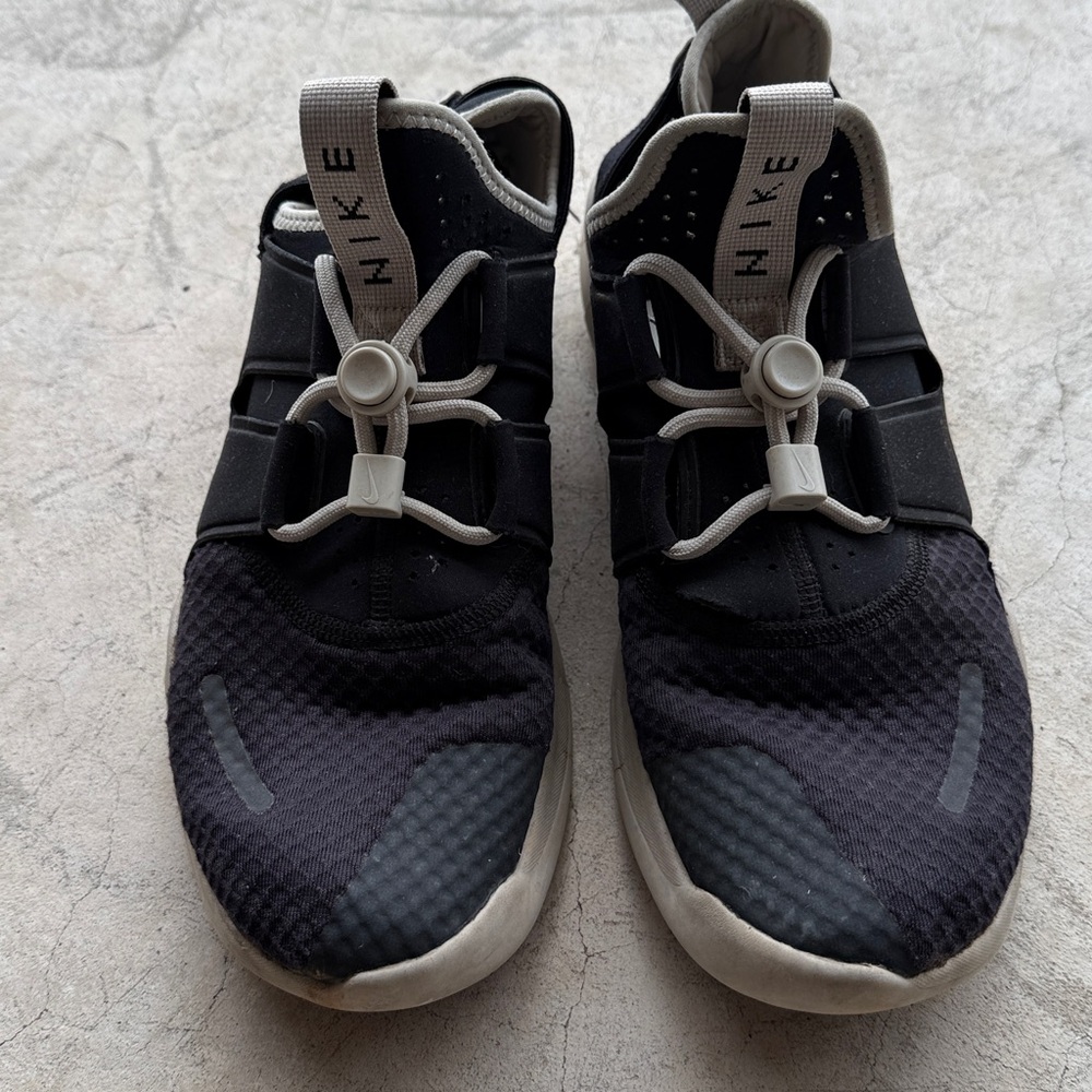 Nike Black and Gray Men's Sneakers
